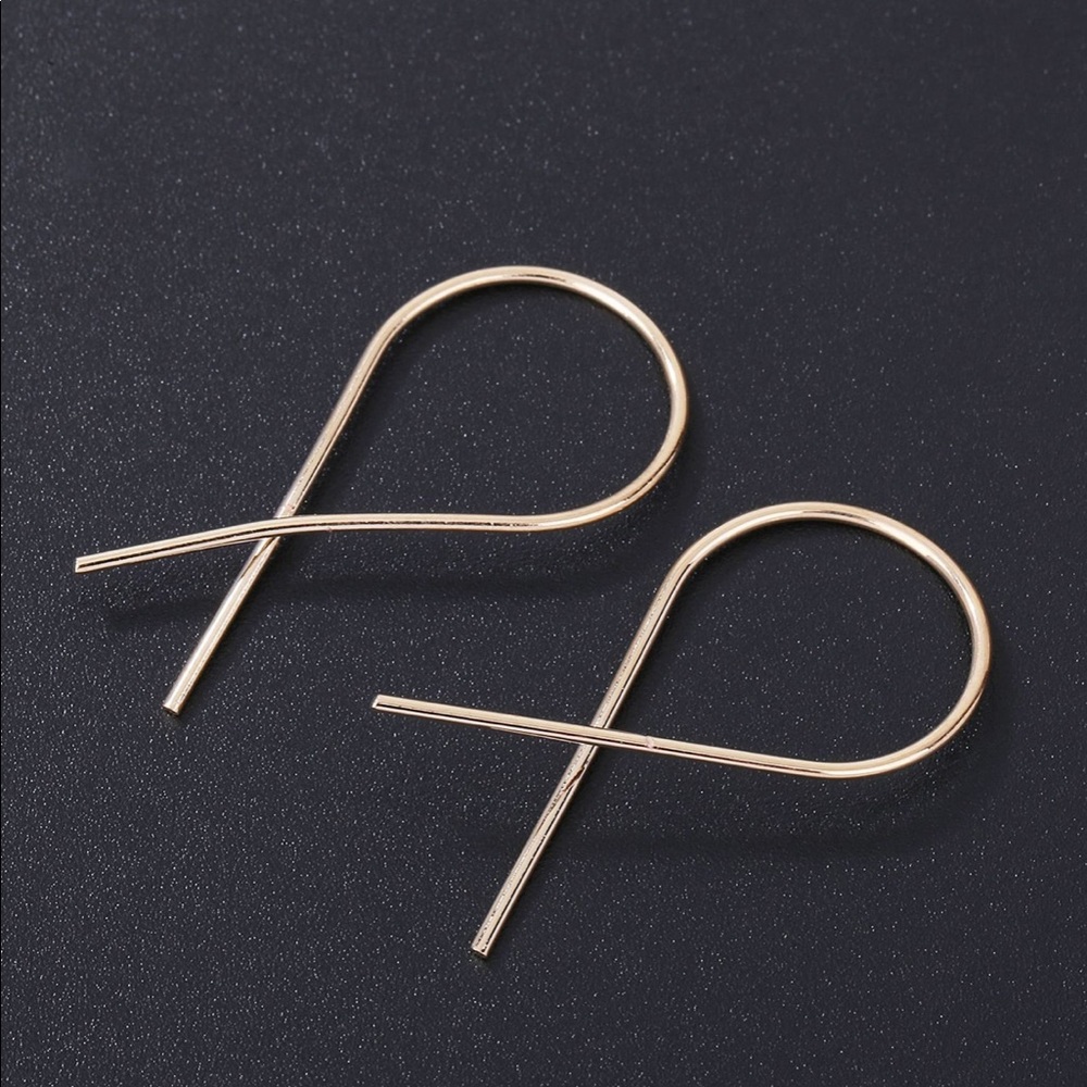 Unique Gold twist earrings - Picture 2 of 3